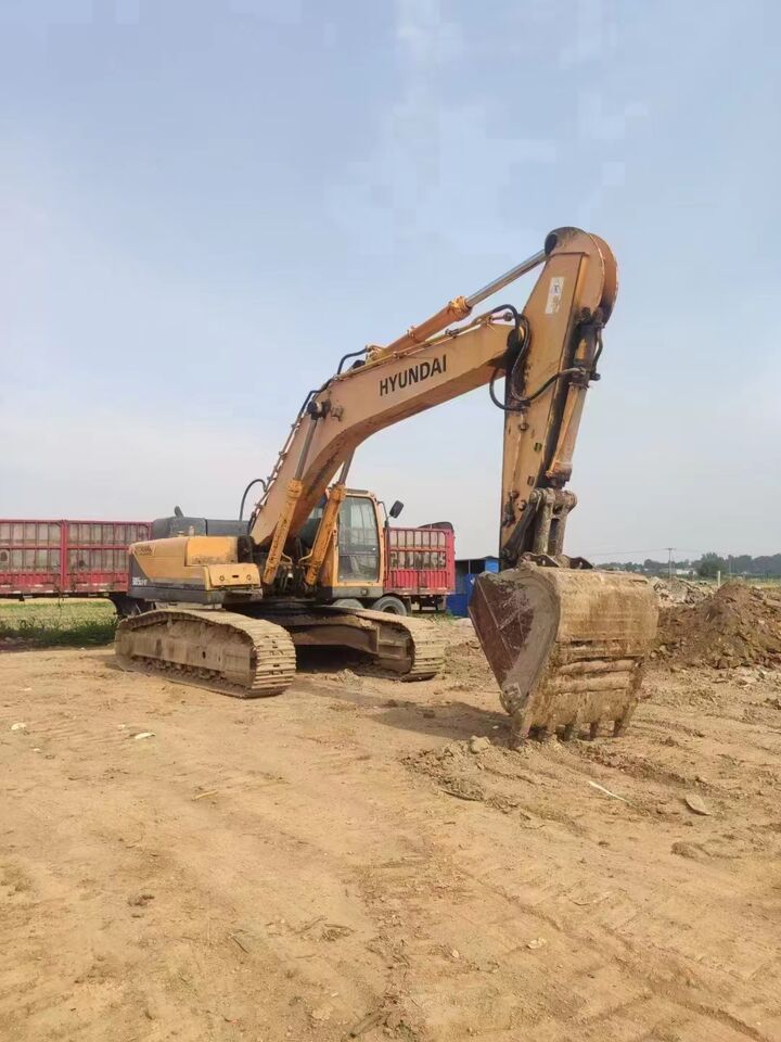 2023 Hyundai R385LC-9T crawler excavator, side view