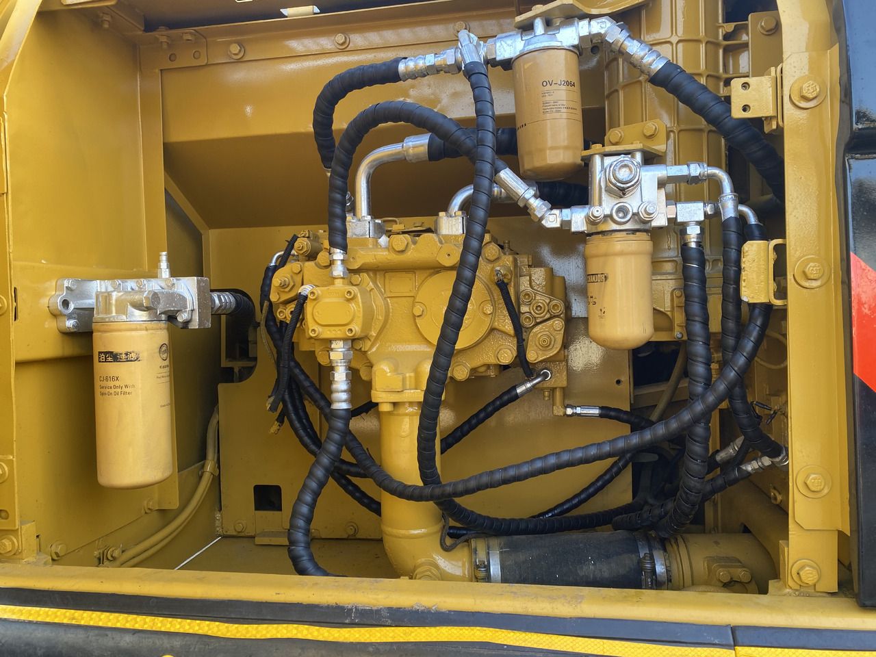 2017 Caterpillar 326D crawler excavator engine compartment detail 2017 Caterpillar 326D crawler excavator engine compartment detail
