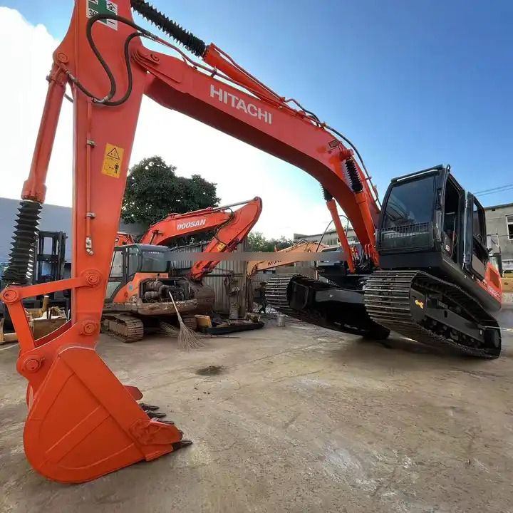 2018 Hitachi ZX200-3G crawler excavator, side profile view 2018 Hitachi ZX200-3G crawler excavator, side profile view