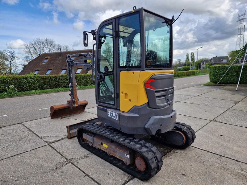 2018 Volvo ECR25D mini excavator, rear three-quarter view
