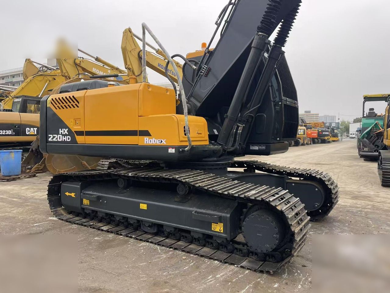 2022 Hyundai HX220HD crawler excavator side view 2022 Hyundai HX220HD crawler excavator side view