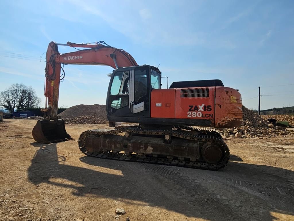 2008 Hitachi ZAXIS 280 LCN crawler excavator, side view 2008 Hitachi ZAXIS 280 LCN crawler excavator, side view
