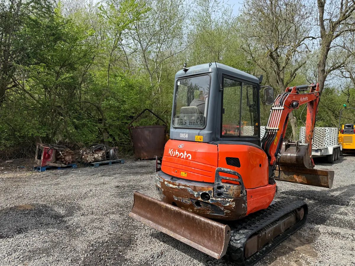 2014 Kubota KX101-3 mini excavator, front three-quarter view 2014 Kubota KX101-3 mini excavator, front three-quarter view