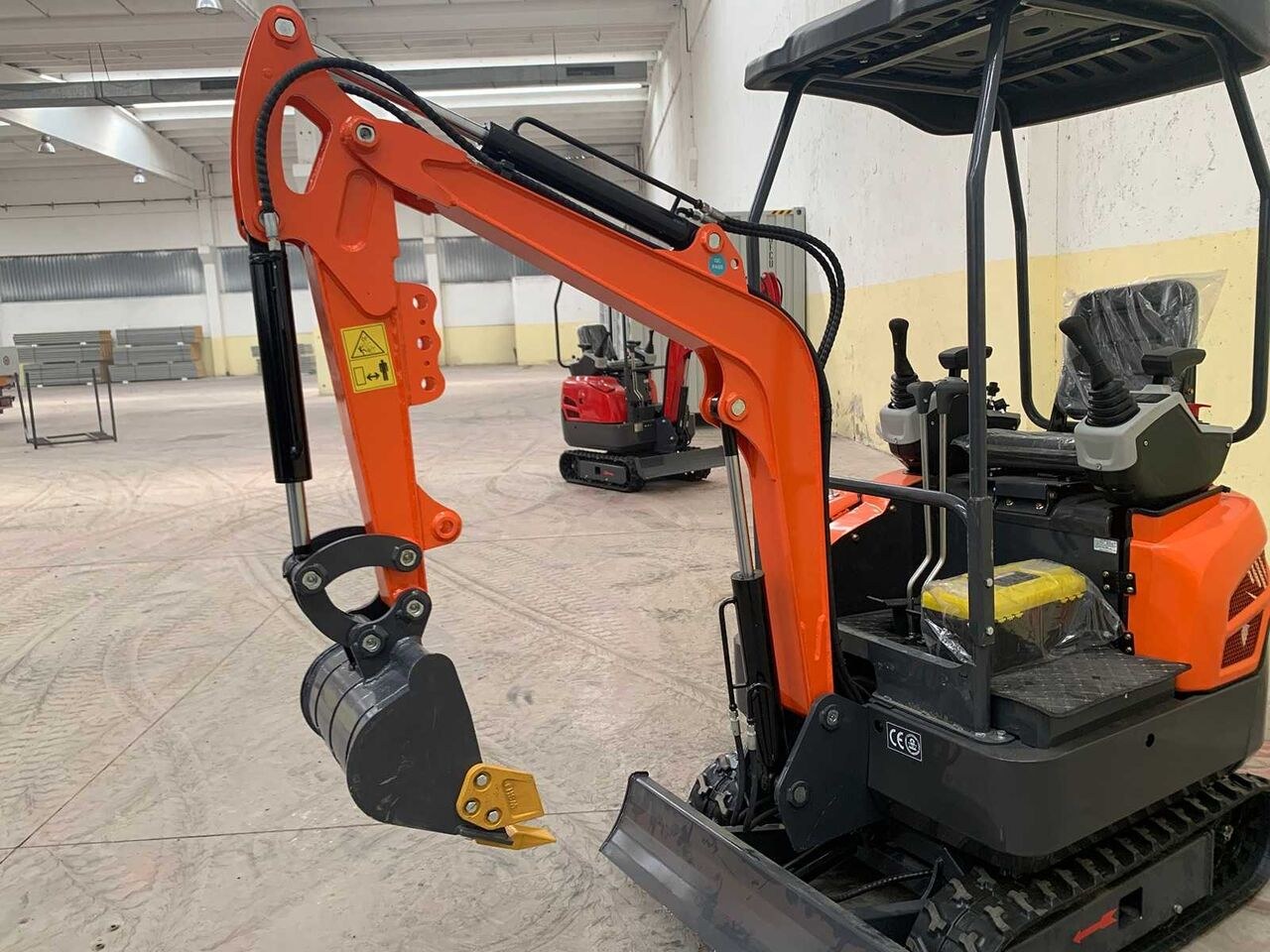 2026 SME TP18 mini excavator, side view 2026 SME TP18 mini excavator, side view