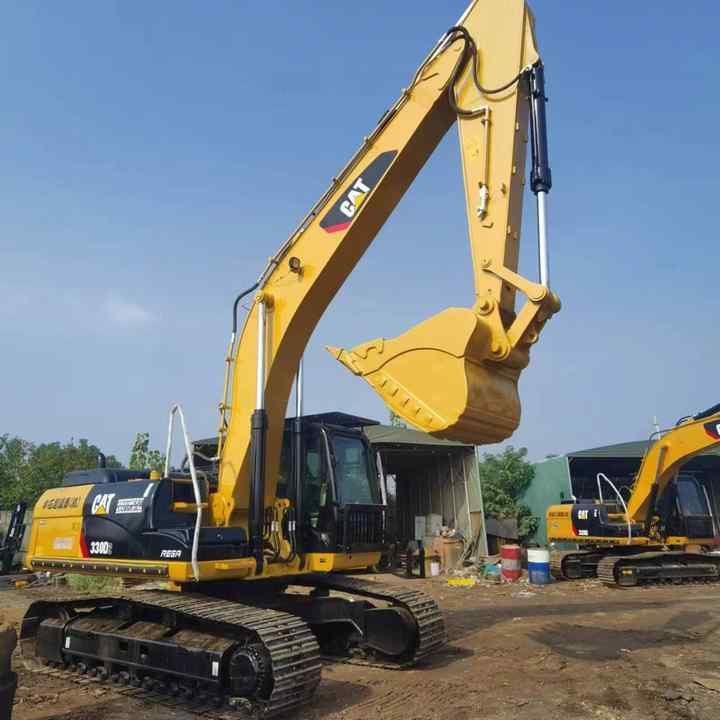 2020 Caterpillar 330D2 crawler excavator, side view 2020 Caterpillar 330D2 crawler excavator, side view