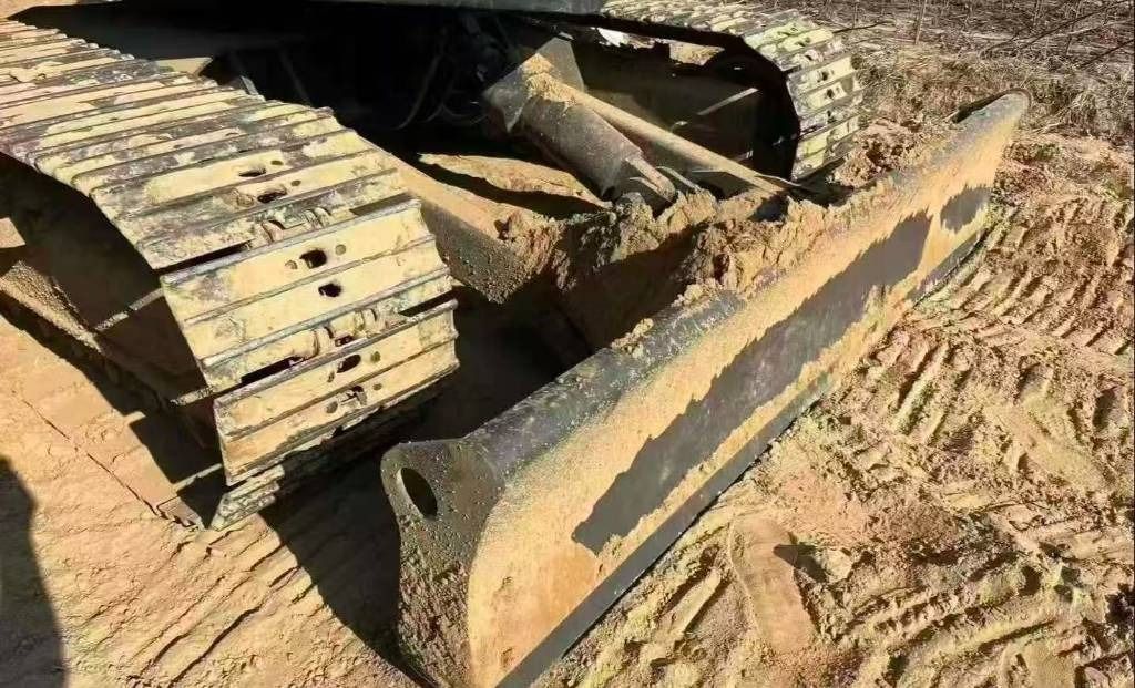 2025 Volvo EC80D crawler excavator dozer blade and track detail 2025 Volvo EC80D crawler excavator dozer blade and track detail