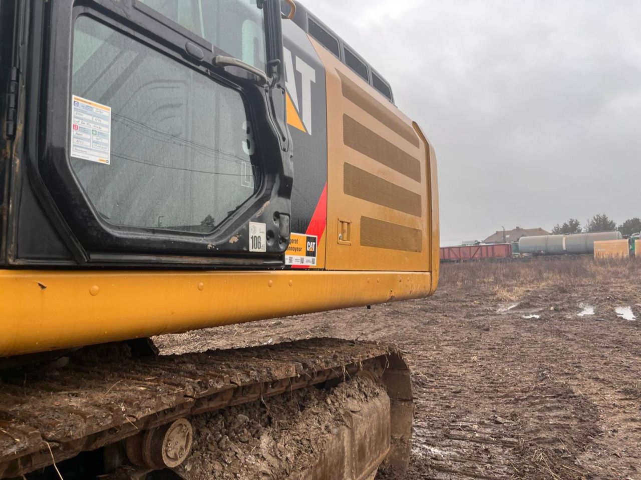 2017 Caterpillar 336FLN crawler excavator side cab view 2017 Caterpillar 336FLN crawler excavator side cab view