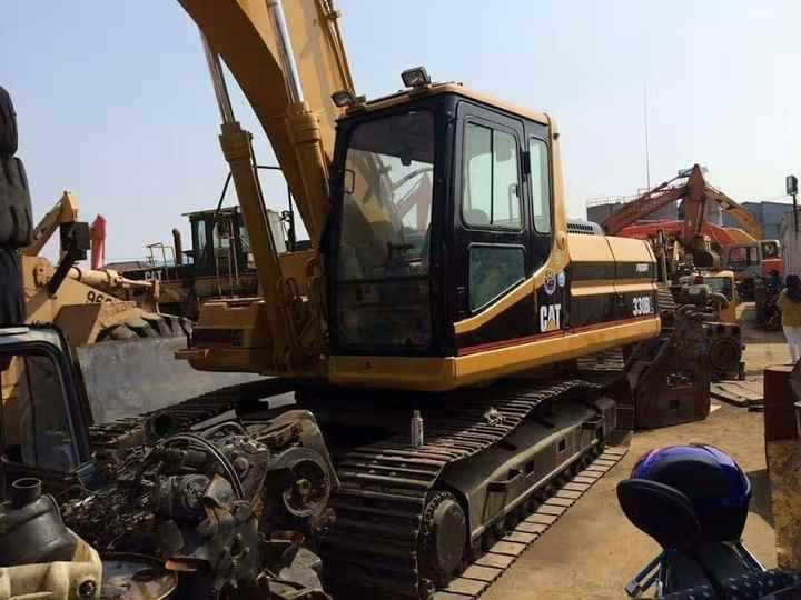 2017 Caterpillar 330BL crawler excavator, side view