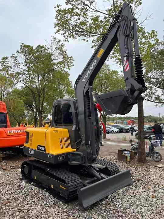 2018 Volvo EC60D mini excavator, side view 2018 Volvo EC60D mini excavator, side view