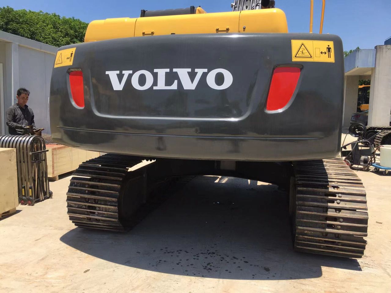Volvo EC210LC Crawler Excavator rear view Volvo EC210LC Crawler Excavator rear view
