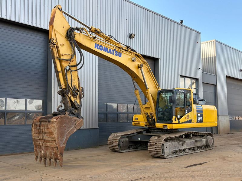 2015 Komatsu PC360LC-10 crawler excavator, side profile view 2015 Komatsu PC360LC-10 crawler excavator, side profile view