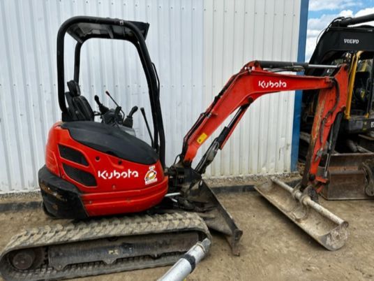 2014 Kubota U25-3 mini excavator, side view