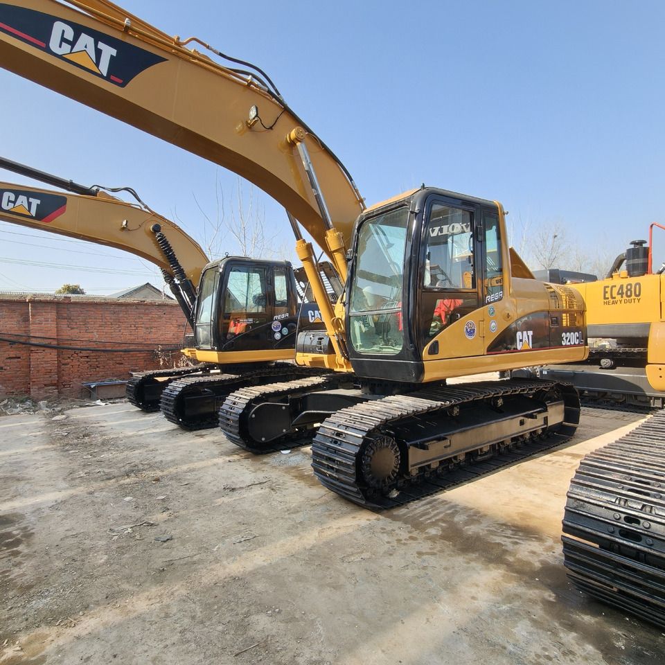 2023 Caterpillar 320CL crawler excavator, side view 2023 Caterpillar 320CL crawler excavator, side view