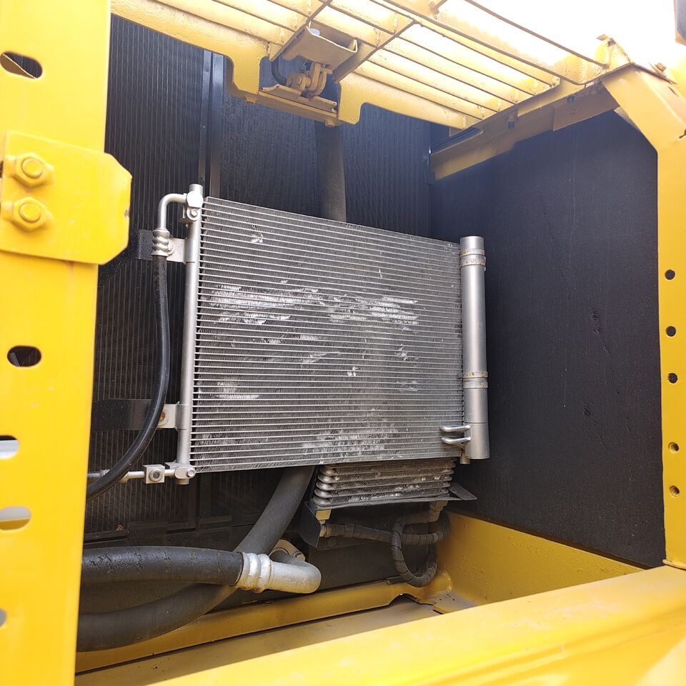 2024 Komatsu PC220-8 Raupenbagger Kühler- und Kühlsystem Detail