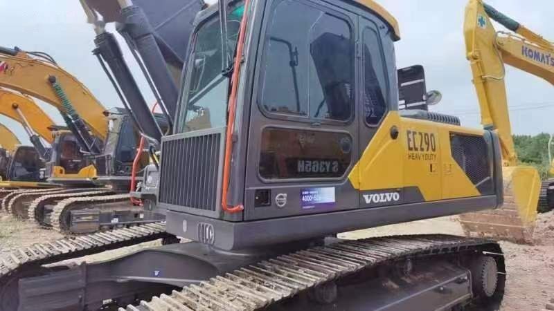 Volvo EC290 crawler excavator, side view Volvo EC290 crawler excavator, side view