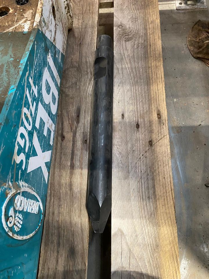 2022 Volvo ECR25D mini excavator hydraulic breaker tool detail 2022 Volvo ECR25D mini excavator hydraulic breaker tool detail