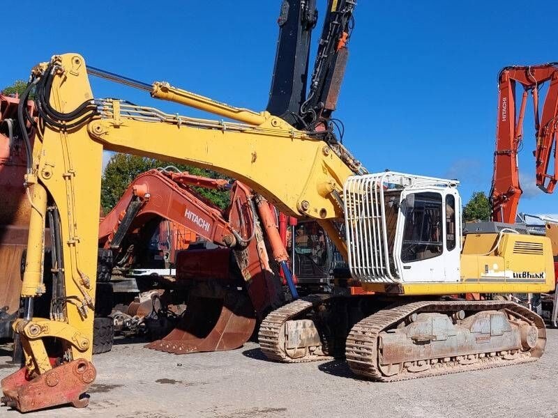 2001 Liebherr R944 VH demolition excavator, side view