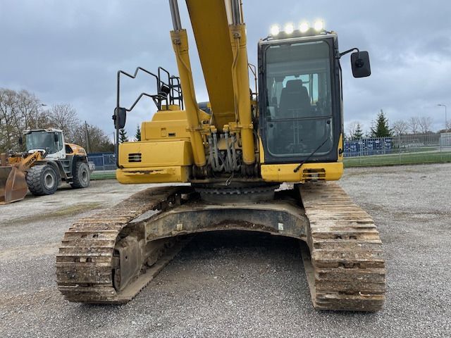 2018 Komatsu HB365LC-3 crawler excavator, front view 2018 Komatsu HB365LC-3 crawler excavator, front view