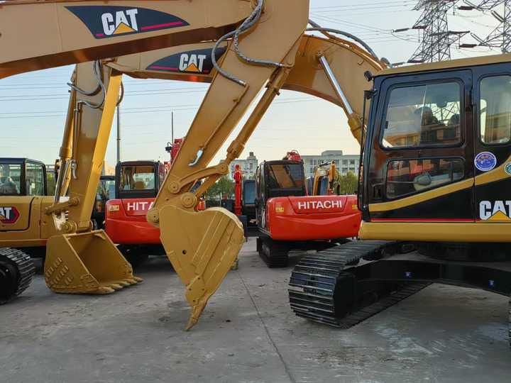 Excavadora de orugas Caterpillar 320CL 2015 vista lateral