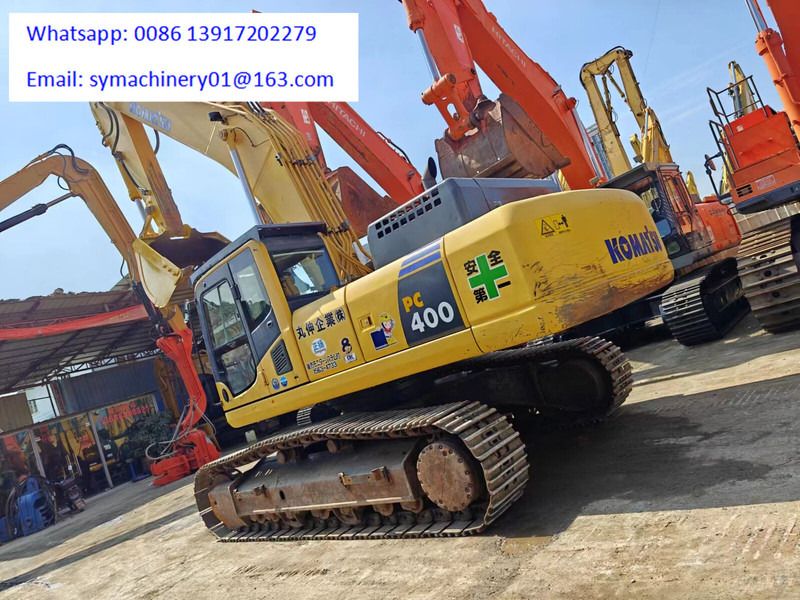 2019 Komatsu PC400-8 crawler excavator rear three-quarter view 2019 Komatsu PC400-8 crawler excavator rear three-quarter view