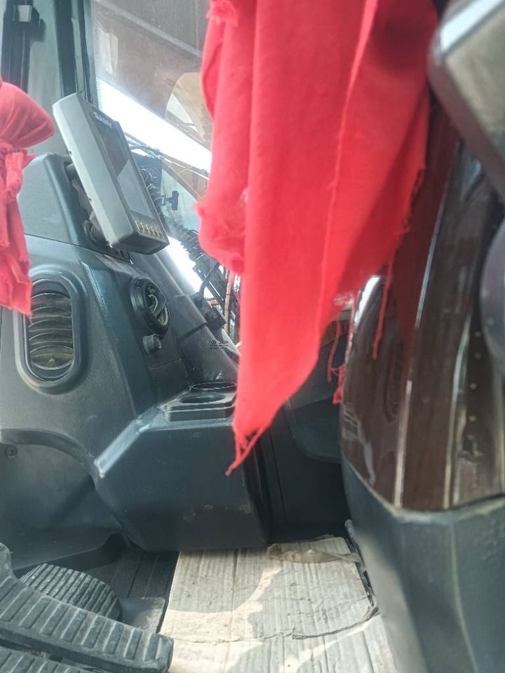 2022 Sany SY485H crawler excavator interior cab view
