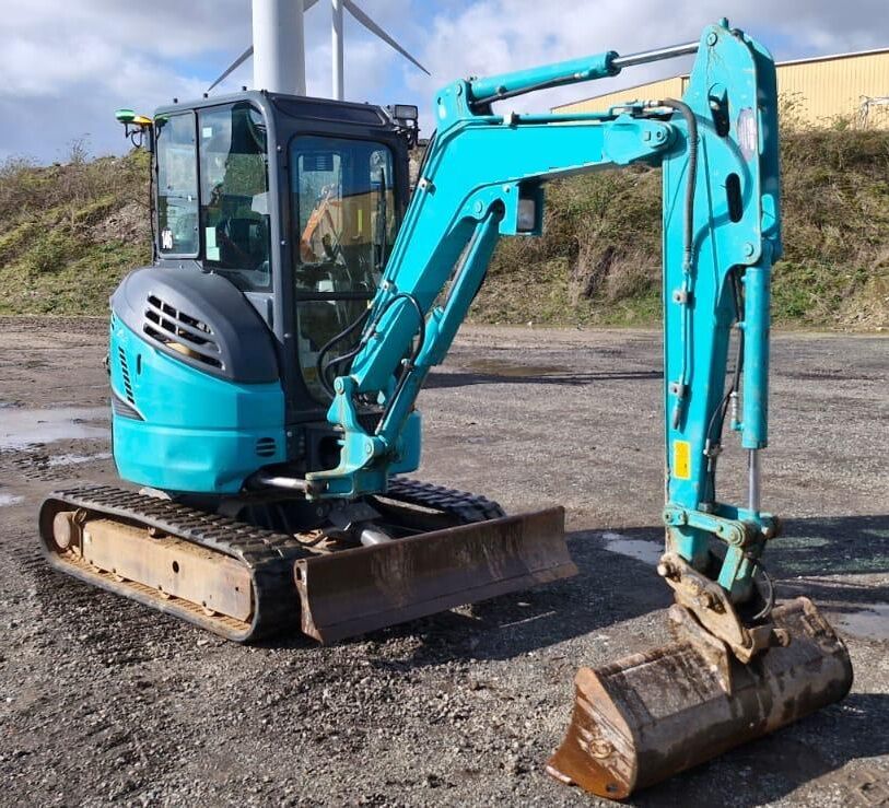2021 Kobelco SK28SR-6E mini excavator, side view 2021 Kobelco SK28SR-6E mini excavator, side view