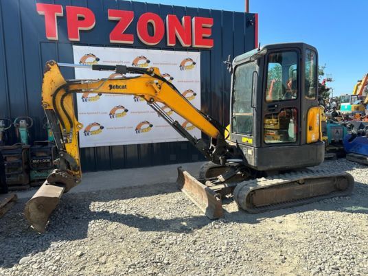 2016 Bobcat E35 mini excavator, side view 2016 Bobcat E35 mini excavator, side view