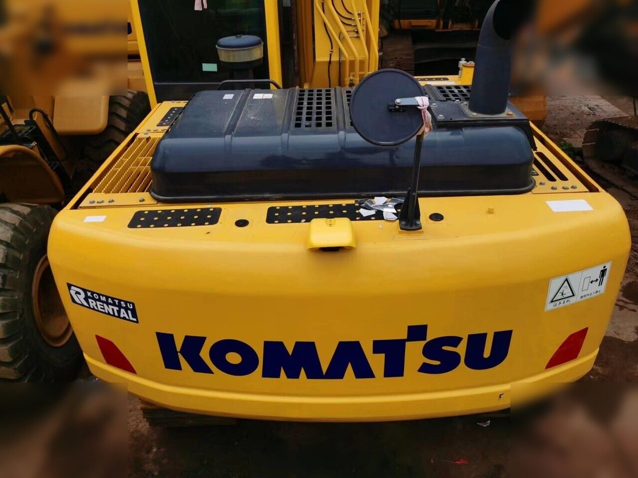 2020 Komatsu PC200 crawler excavator rear view