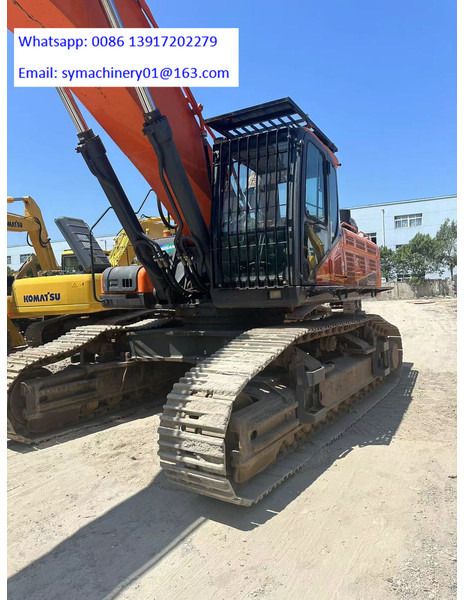 2022 Doosan DX520 crawler excavator, front three-quarter view 2022 Doosan DX520 crawler excavator, front three-quarter view