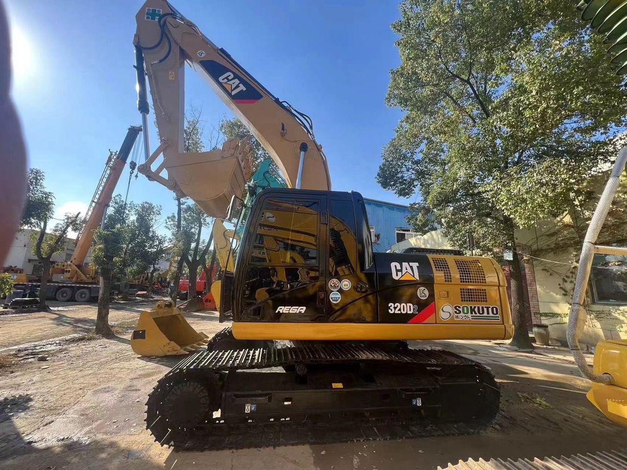 Escavatore cingolato Caterpillar 320D2 del 2022, vista laterale Escavatore cingolato Caterpillar 320D2 del 2022, vista laterale