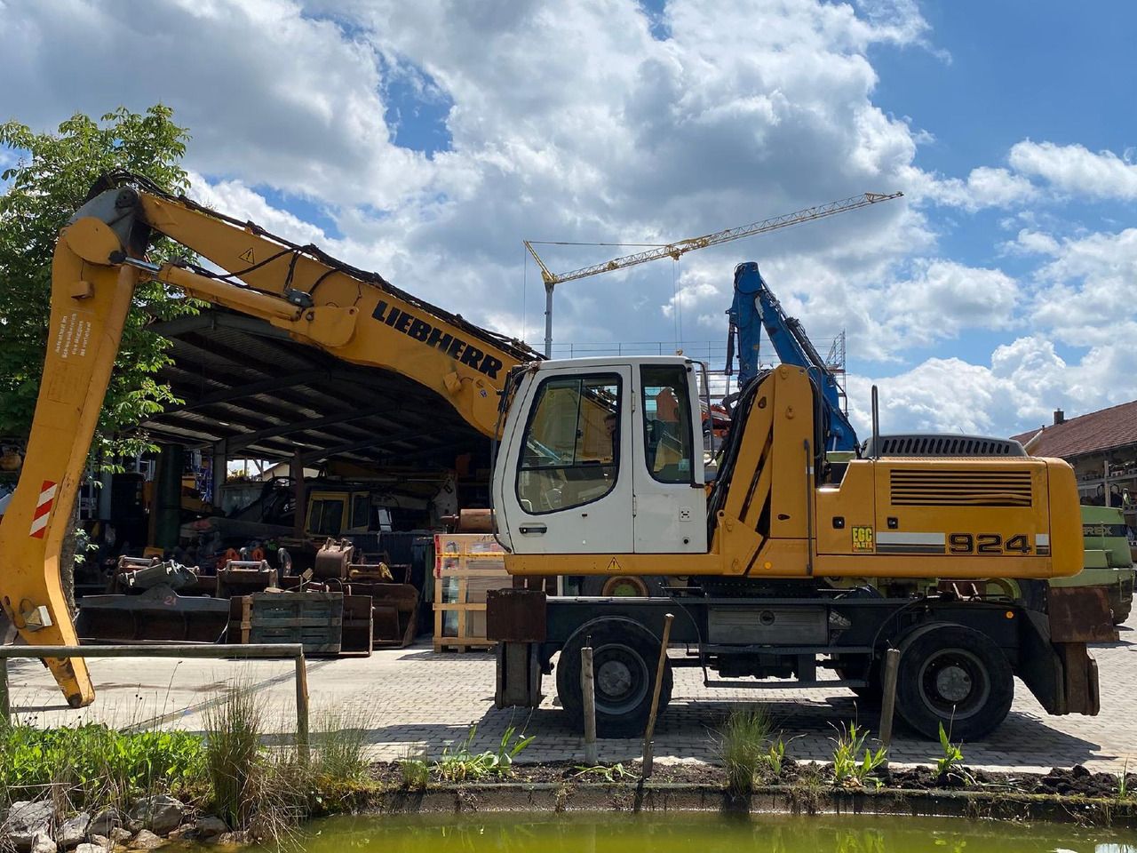 2008 Liebherr A924C LIT wheel excavator, side view