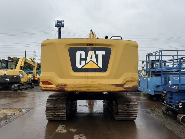 2018 Caterpillar 320GC crawler excavator rear view 2018 Caterpillar 320GC crawler excavator rear view