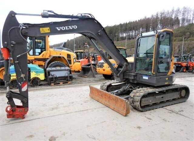 2017 Volvo ECR88D crawler excavator, side view 2017 Volvo ECR88D crawler excavator, side view