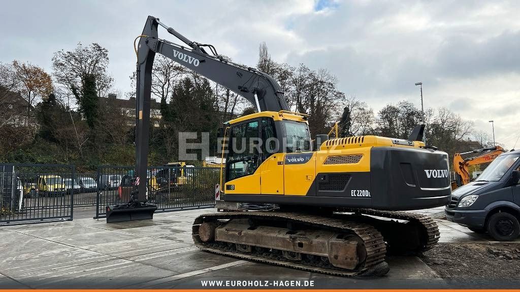 2012 Volvo EC220DL crawler excavator, side view 2012 Volvo EC220DL crawler excavator, side view