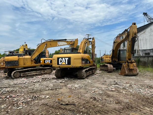 2020 Caterpillar 320D Raupenbagger, Heck- und Seitenansicht 2020 Caterpillar 320D Raupenbagger, Heck- und Seitenansicht