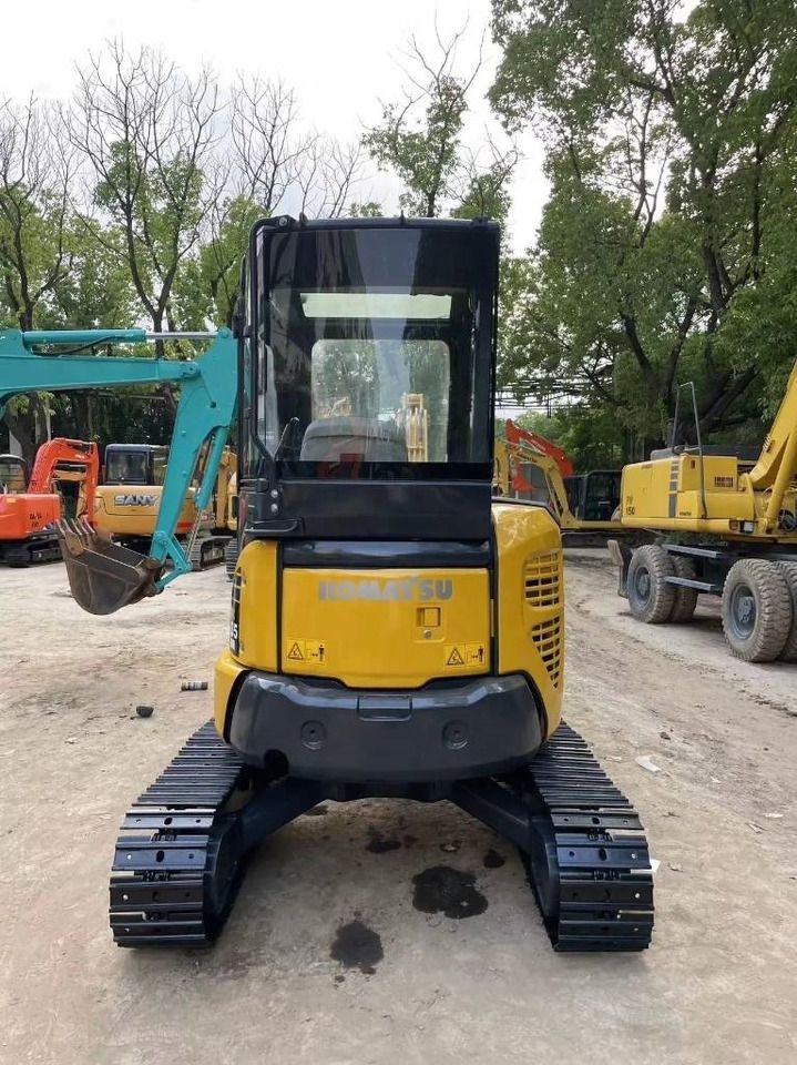2023 Komatsu PC35 mini excavator rear view 2023 Komatsu PC35 mini excavator rear view