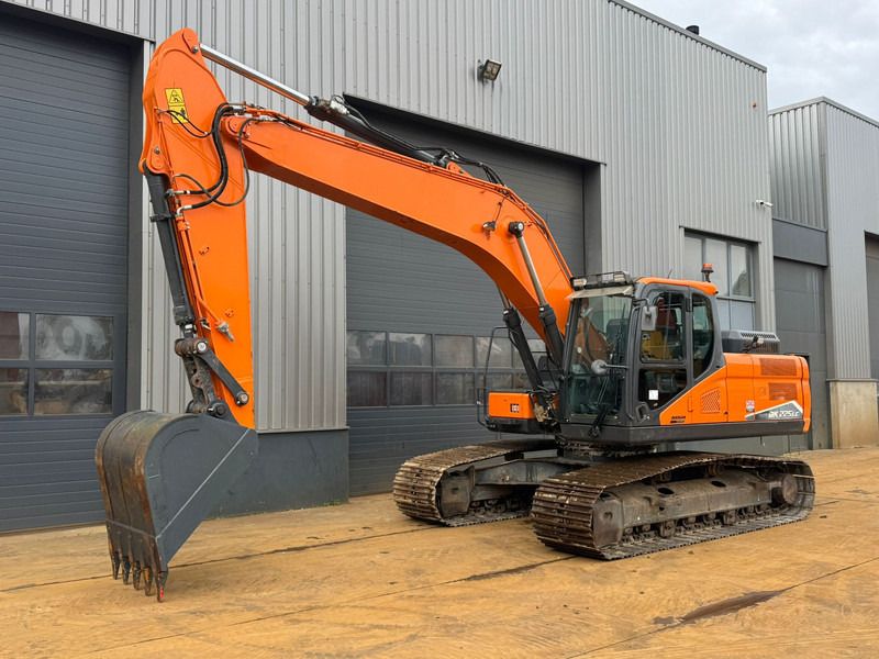 2022 Doosan DX225LC-7 crawler excavator, side profile view 2022 Doosan DX225LC-7 crawler excavator, side profile view