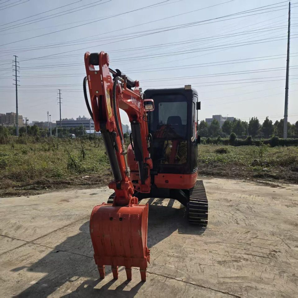 2023 Kubota U35 mini excavator, front view 2023 Kubota U35 mini excavator, front view