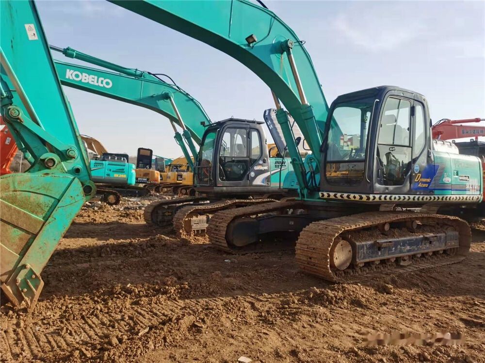 2019 Kobelco SK210LC crawler excavator, side view 2019 Kobelco SK210LC crawler excavator, side view
