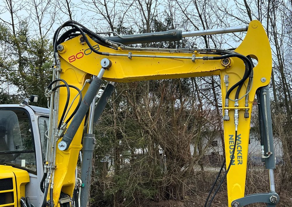 2008 Wacker Neuson 8003 crawler excavator boom and arm detail
