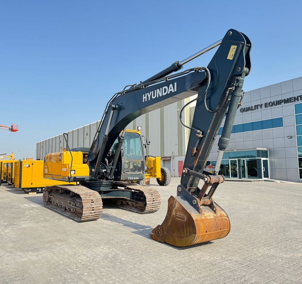 2019 Hyundai R210 crawler excavator, side view 2019 Hyundai R210 crawler excavator, side view