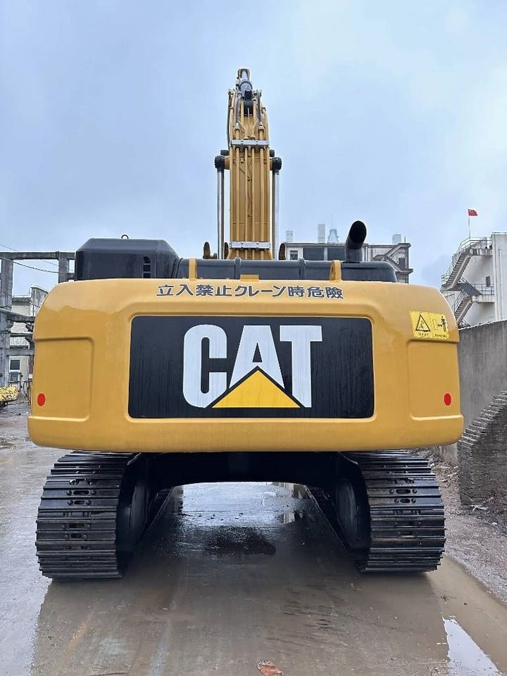 2023 Caterpillar 330D excavator rear view 2023 Caterpillar 330D excavator rear view