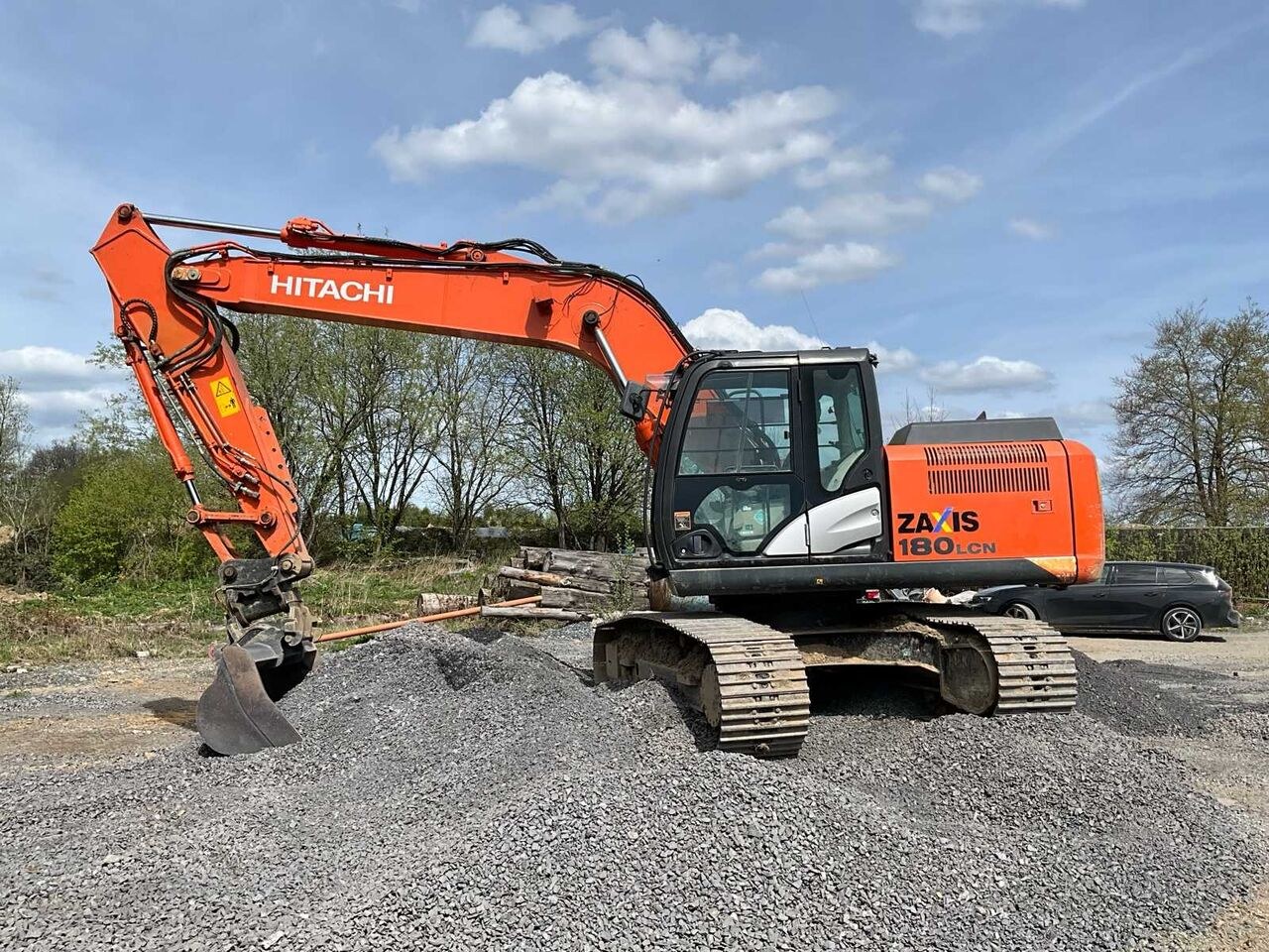 2014 Hitachi Zaxis 180 LCN crawler excavator, side view 2014 Hitachi Zaxis 180 LCN crawler excavator, side view