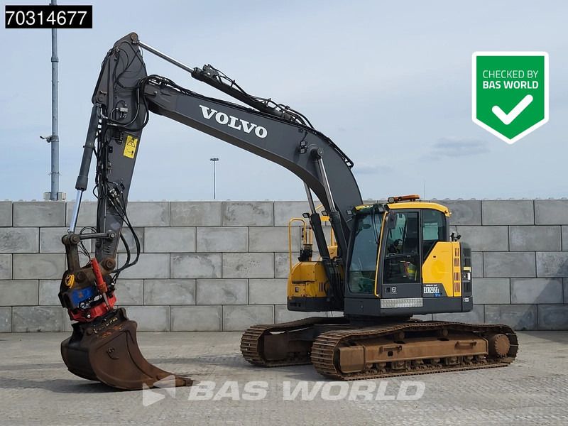 2015 Volvo ECR235EL crawler excavator, side profile view