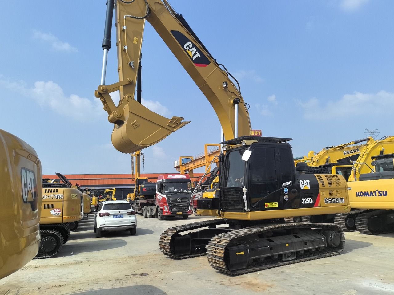 2023 Caterpillar 325D crawler excavator, front three-quarter view 2023 Caterpillar 325D crawler excavator, front three-quarter view