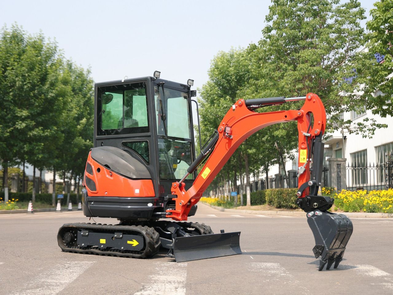 2025 Kubota MB 25 PLUS-VKSH mini excavator, side view