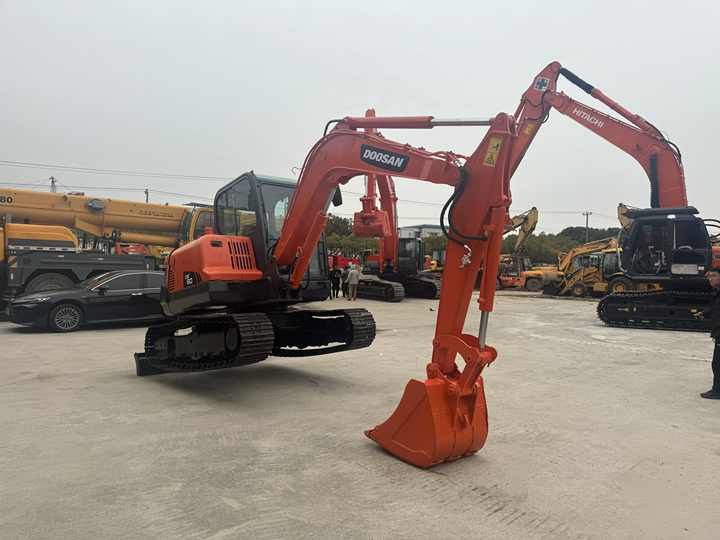 2018 Doosan DX60 crawler excavator, front three-quarter view