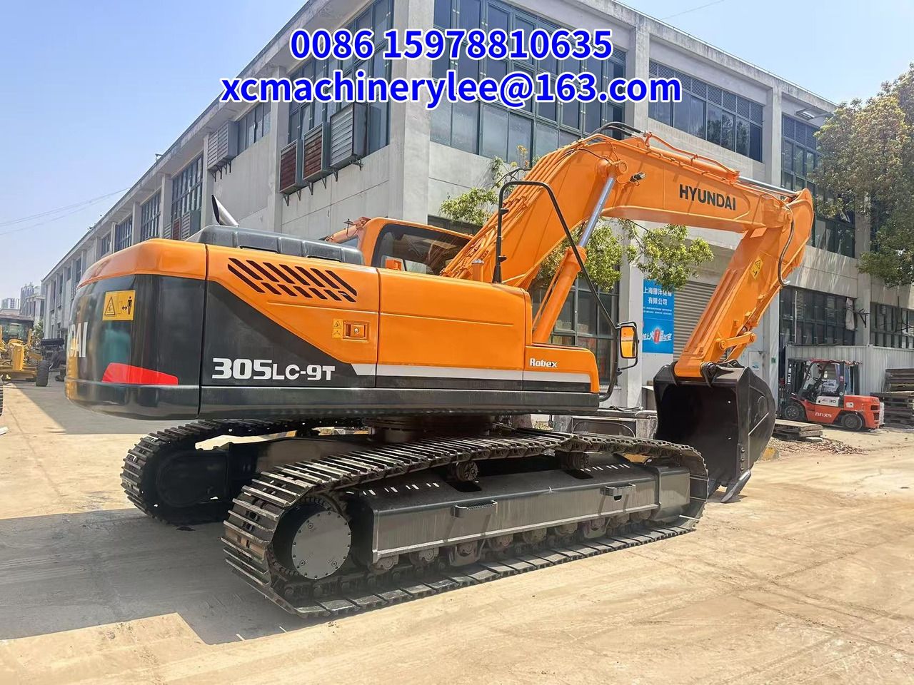 2022 Hyundai 305LC-9T crawler excavator, rear three-quarter view 2022 Hyundai 305LC-9T crawler excavator, rear three-quarter view