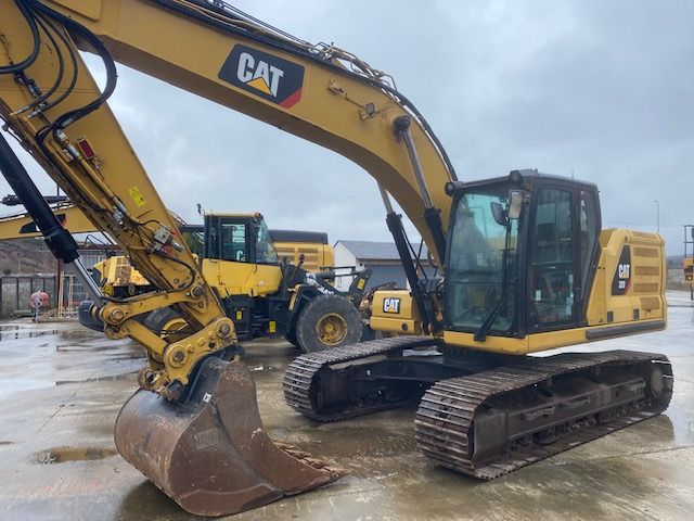2018 Caterpillar 320 crawler excavator, side view 2018 Caterpillar 320 crawler excavator, side view