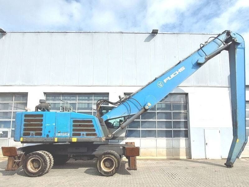 2016 Fuchs MHL350F material handler, side profile view 2016 Fuchs MHL350F material handler, side profile view